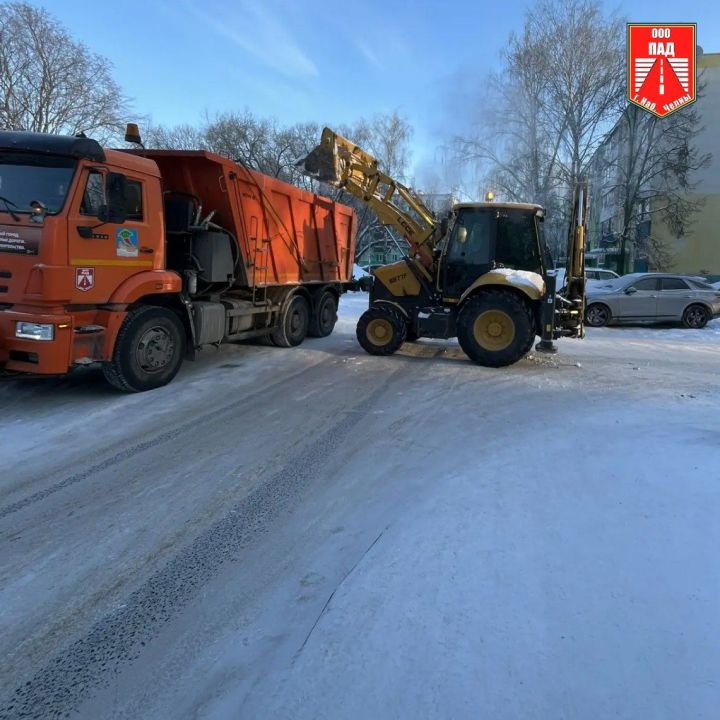 За сутки с улиц Челнов вывезли почти 3 тысячи кубометров снега