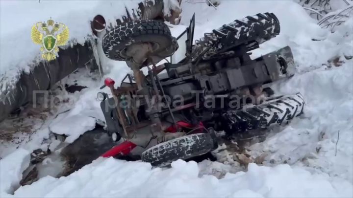 В Татарстане трактор без водителя убил рабочего
