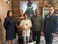 Офицеры следкома посетили родителей погибшего юного героя Данила Садыкова