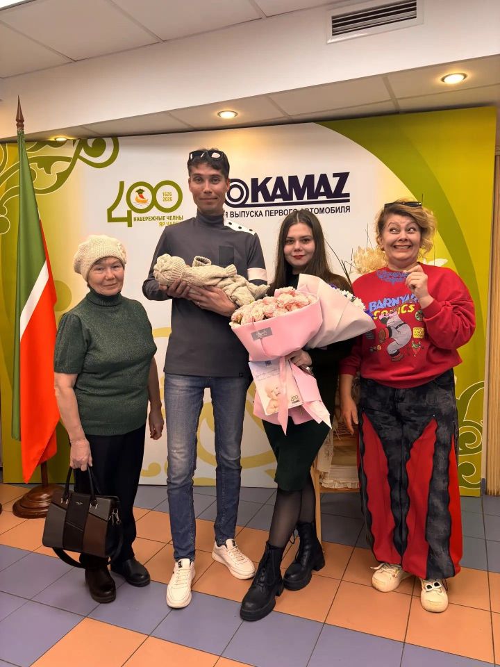 Шоувумен Венечка из Челнов впервые стала бабушкой