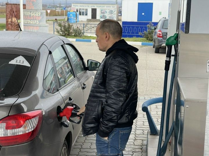 Цена премиального бензина в Татарстане перевалила за 100 рублей