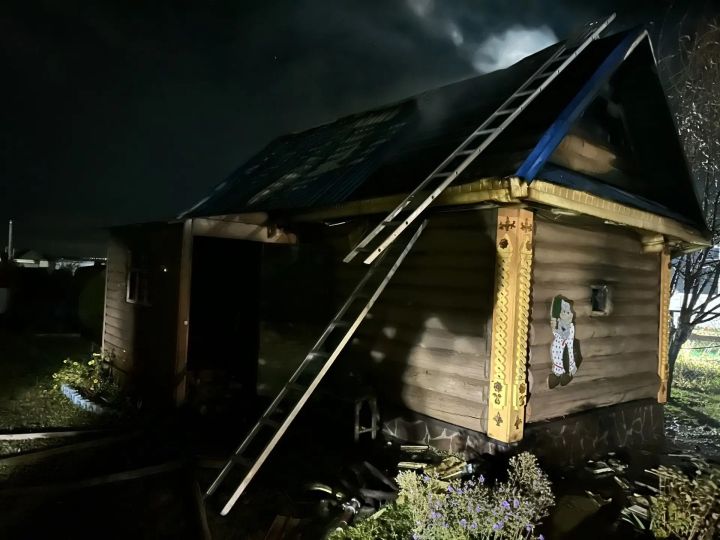 У челнинки полностью сгорела растопленная баня