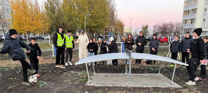 В 60 комплексе Челнов установили площадку для игры в текбол