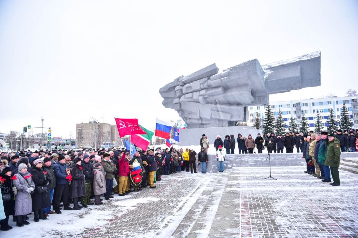 37 лет со дня вывода войск из Афганистана отметили в Челнах