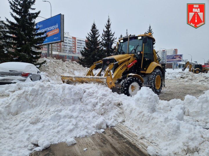 Дорожники убрали от снега один из самых загруженных местных проездов Челнов