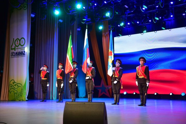 В Челнах вручили награды воинам СВО и волонтерам «Полевой кухни»