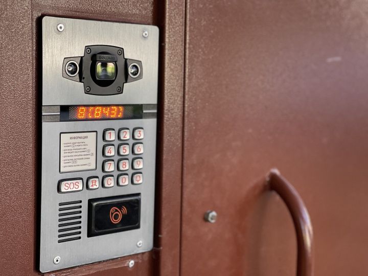 Домофоны в Челнах помогают ловить преступников: Наиль Магдеев привел примеры