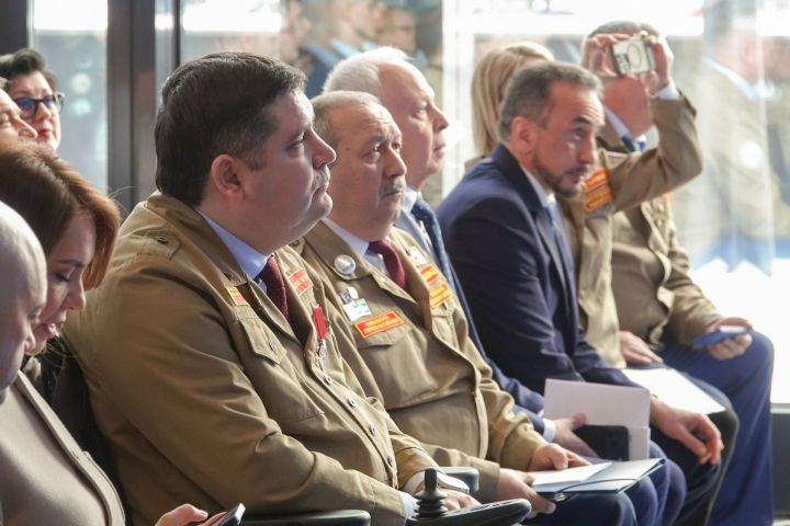 Топ-менеджер КАМАЗа – о студотрядах: «Я в этой форме ходил пять лет»