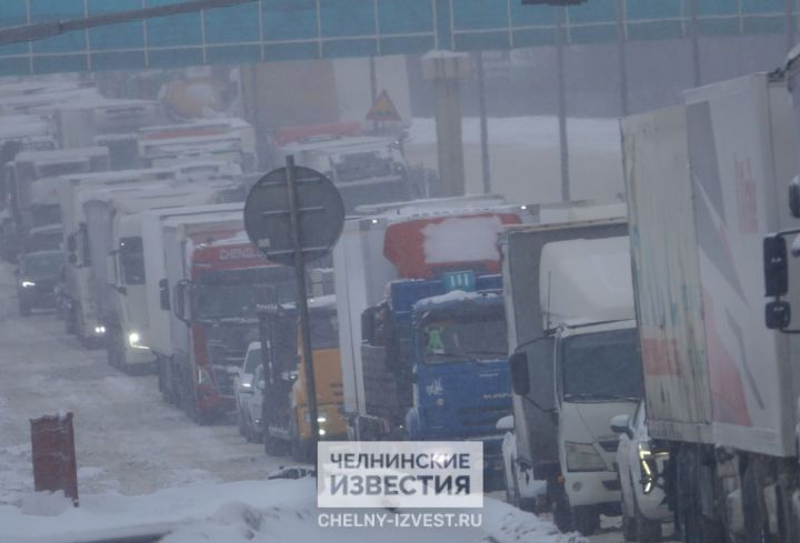 В Татарстане перекрыли трассу М-5 для автобусов и грузовиков