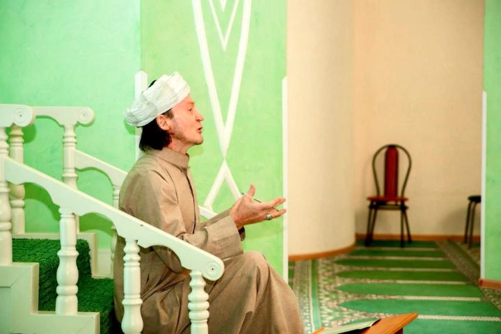 Рамадан без крайностей: хазрат — об уразе, еде и режиме сна