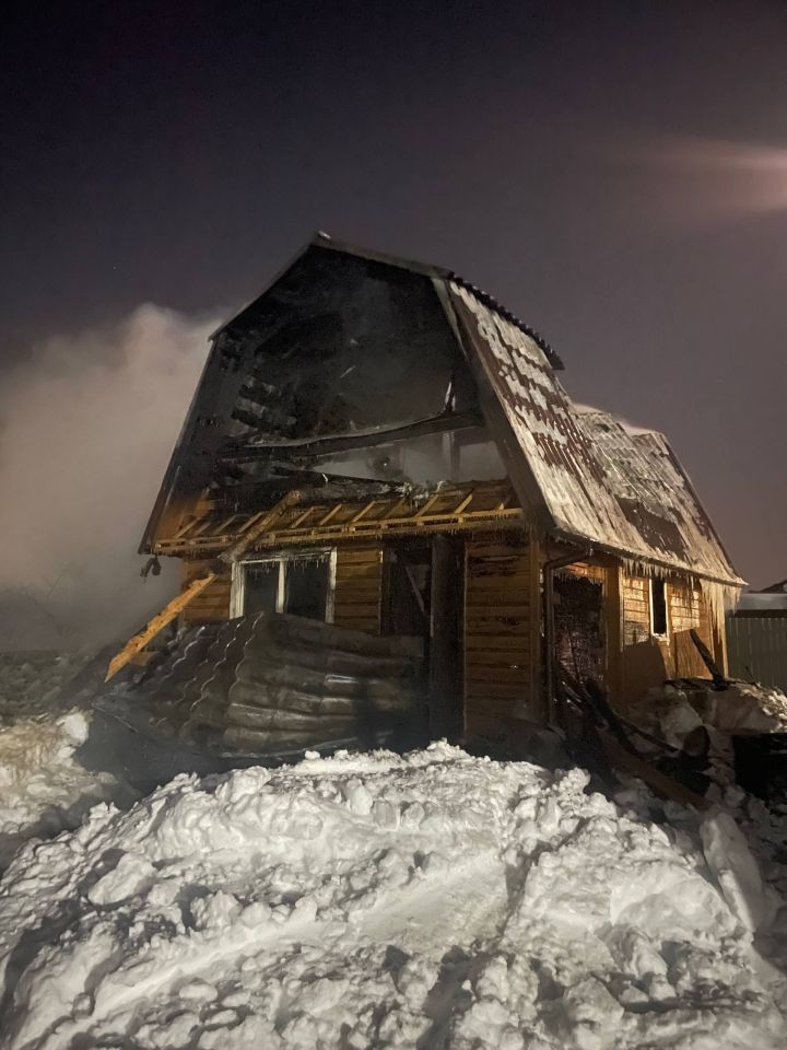 Под Челнами на глазах у хозяина сгорела баня в 30 «квадратов»