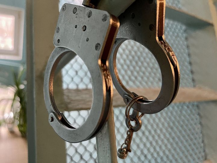 Не робкого десятка: в Челнах директор и продавец магазина задержали вора