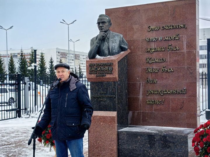 В Челнах почтили память «отца» КАМАЗа