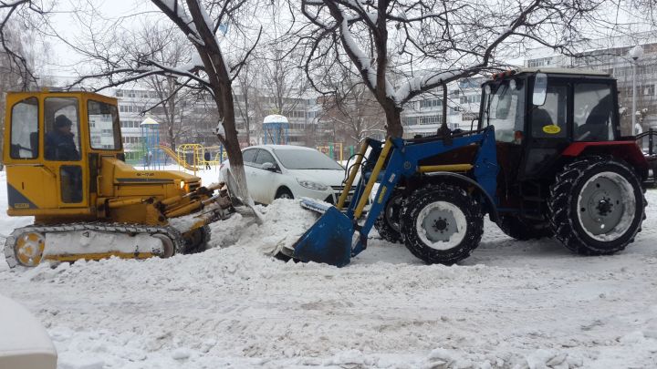 За несвоевременную уборку снега прокурор Челнов внес представление восьми УК