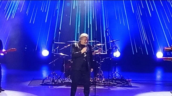 Певец Виктор Салтыков провел музыкальный квартирник в Челнах