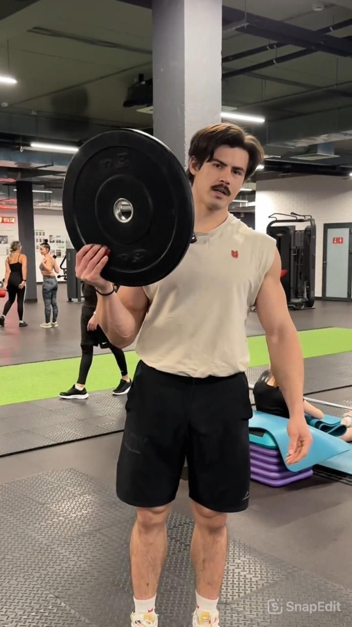 Хочу в Титаны: блогер-спортсмен и строитель набирает по 20 миллионов просмотров