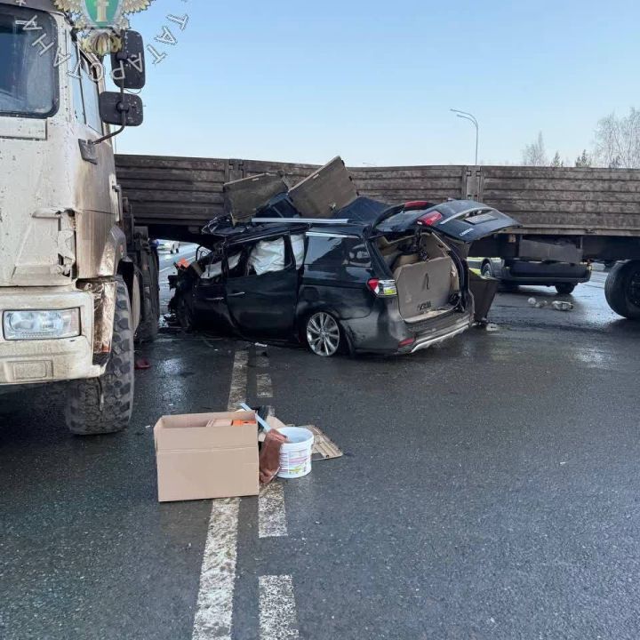 Залетели под прицеп: на трассе Челны – Альметьевск погибли два человека