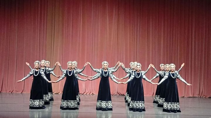 Без афиш, но с аншлагом: в Челнах выступила знаменитая «Березка»