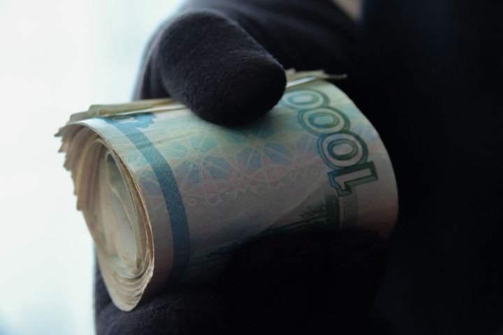 Трое челнинцев лишились около 2 миллионов, покупая трактор и автомобили