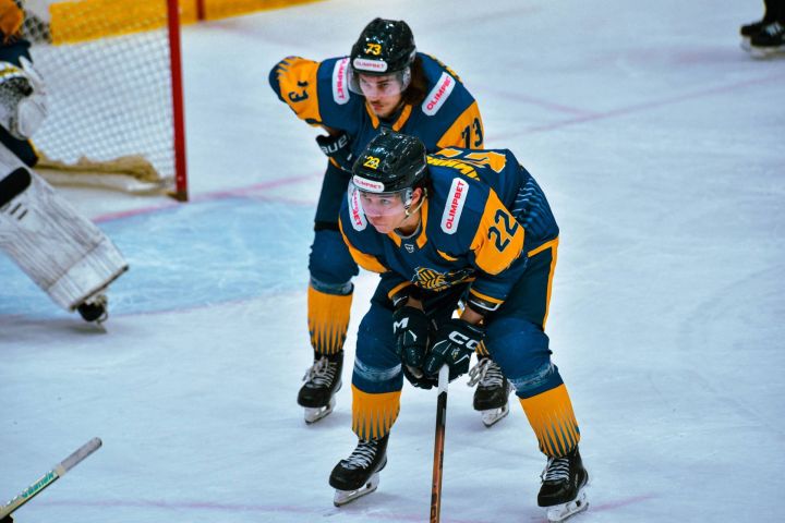 «Не хватает нам пока опыта  в концовке»: ХК «Челны» уступил одну шайбу