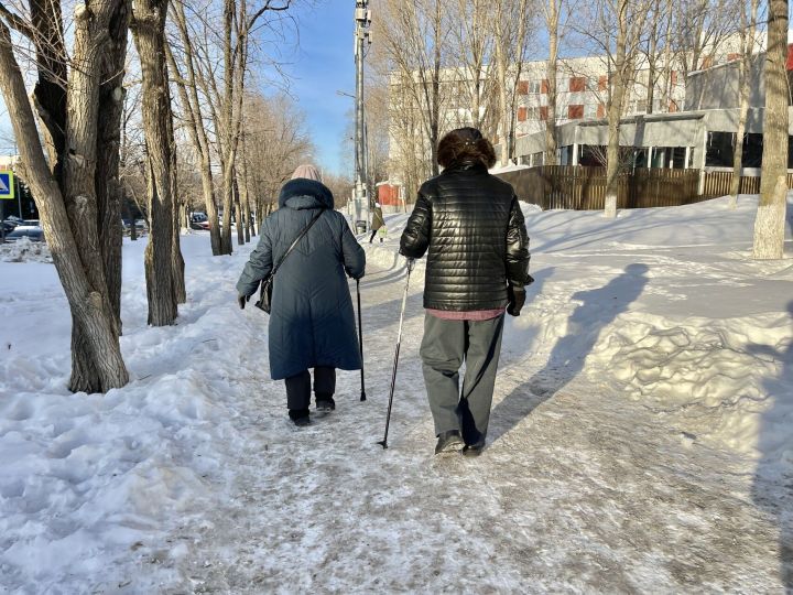 Грабители средь бела дня пытались отобрать пенсию у 82-летнего челнинца