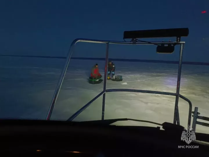С риском для жизни: в Татарстане спасли четырёх рыбаков на реке Волга