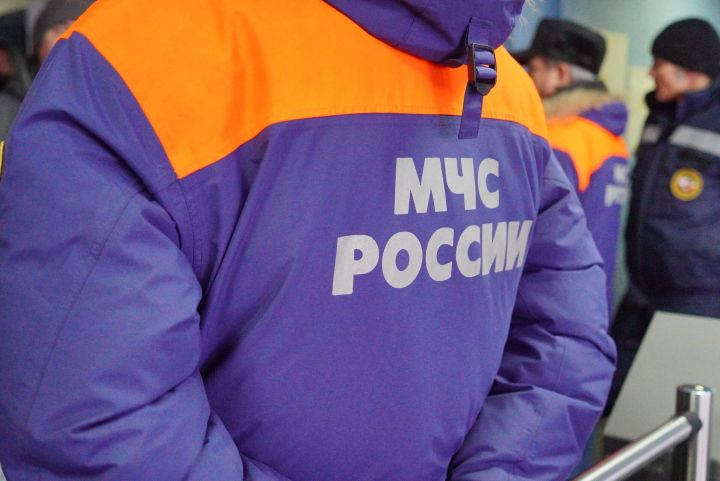 Запасы снега выше нормы: в Татарстане взрывают лёд на затороопасных участках