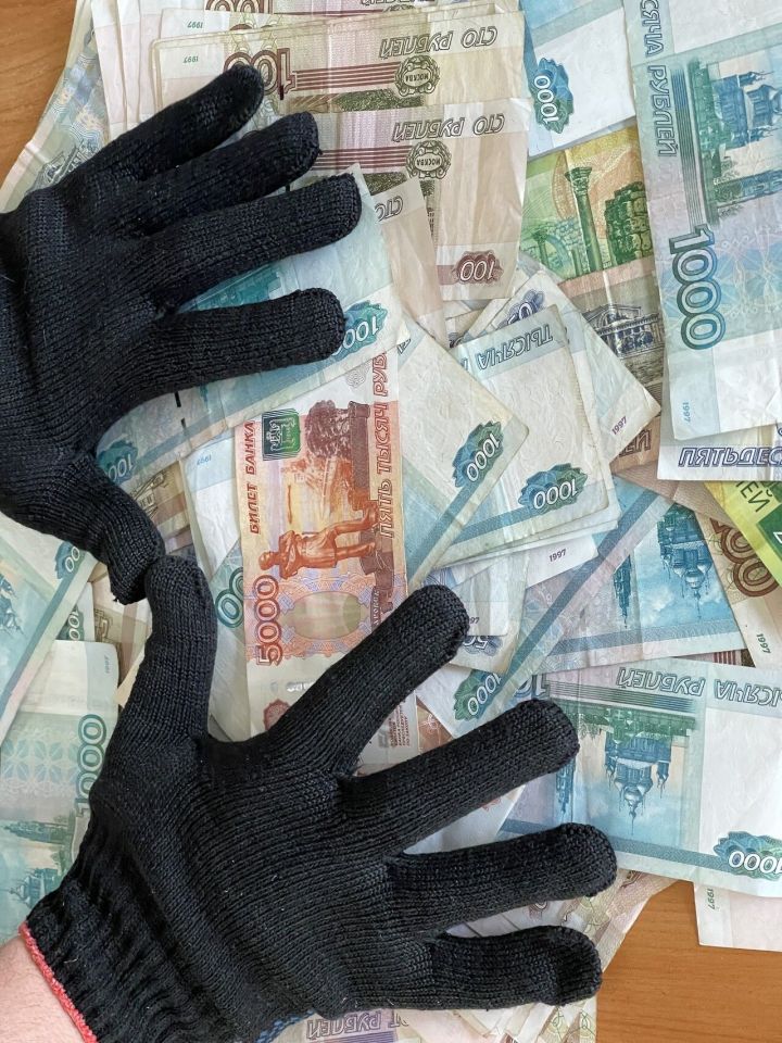 В Челнах уборщица и безработная лишились около 600 тысяч рублей