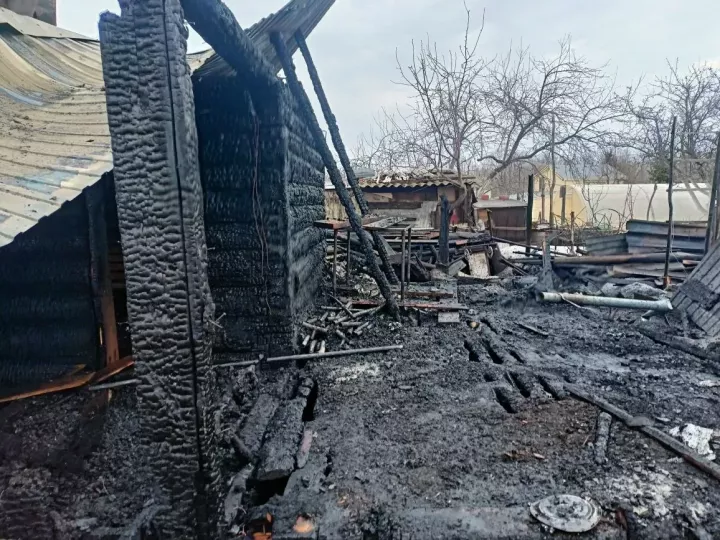 У челнинцев сгорели две бани из-за замыкания