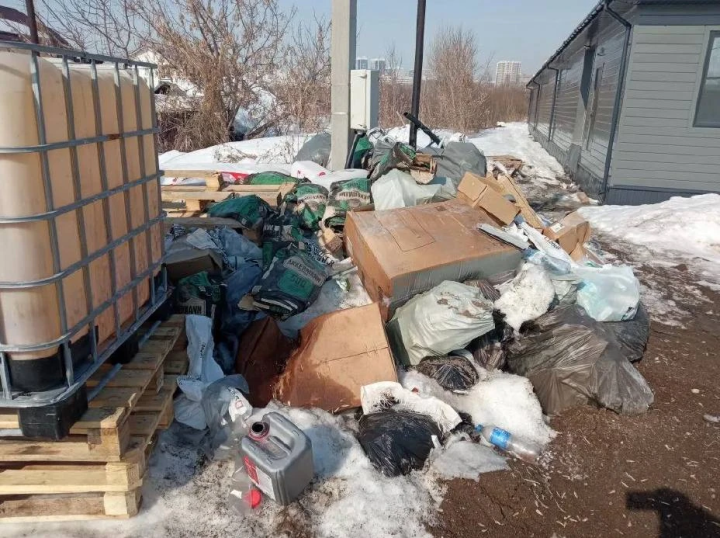 Груды строительного мусора: в Челнах собственника обязали ликвидировать свалку