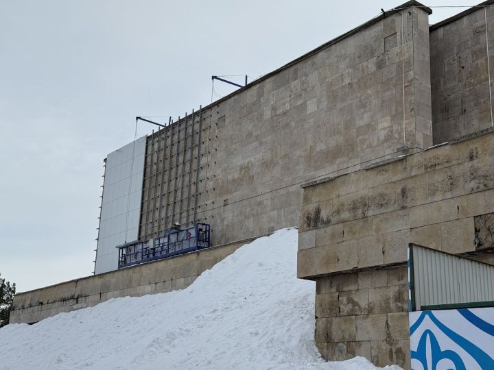 В Челнах продолжат облицовывать здание мэрии вентфасадом