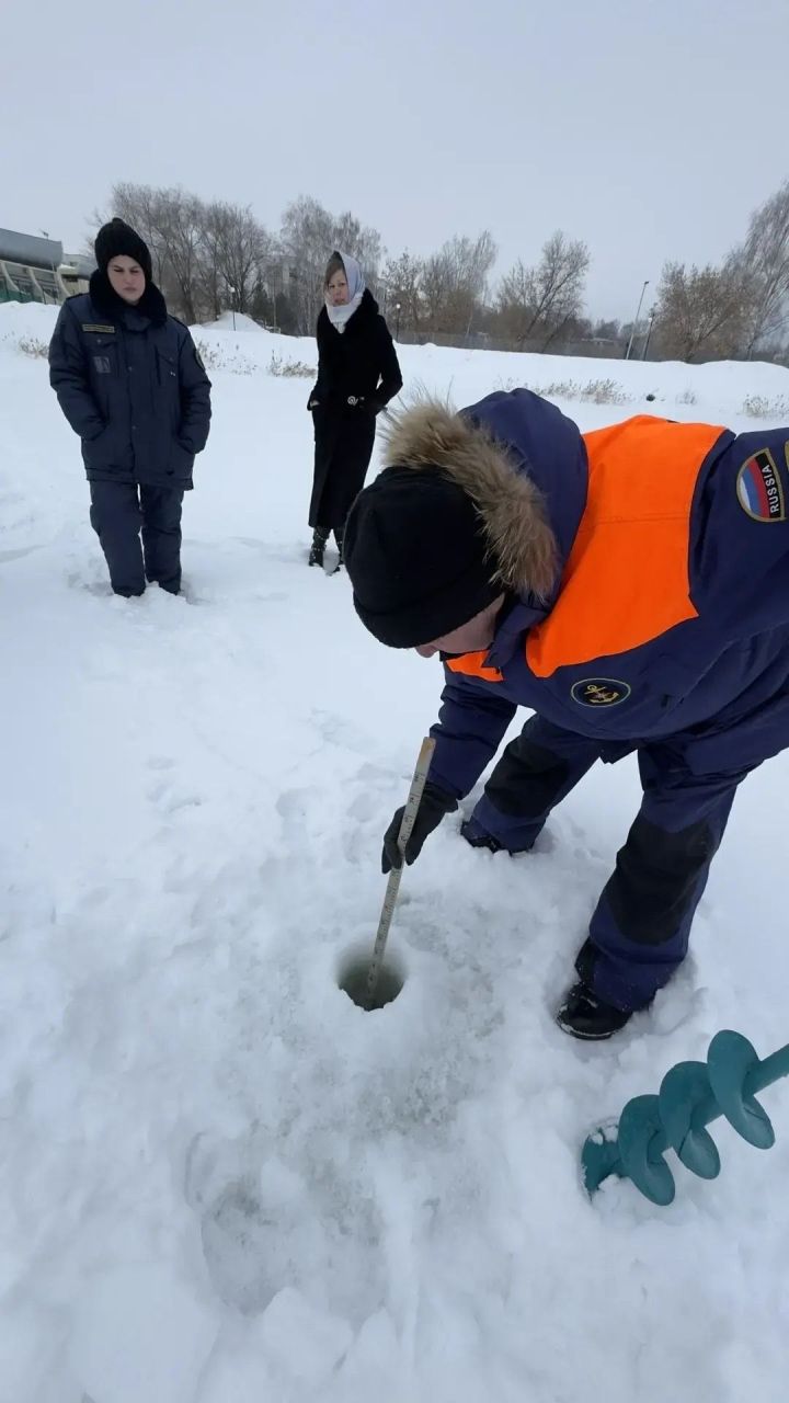 В Челнах провели рейд по водоемам: лёд стал опасным