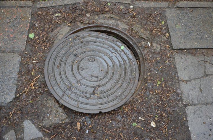 Челныводоканал: лидерами по обращениям стали открытые колодцы