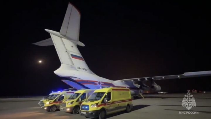 Пострадавших при взрыве на Нижнекамскнефтехиме отправили спецбортом в Москву