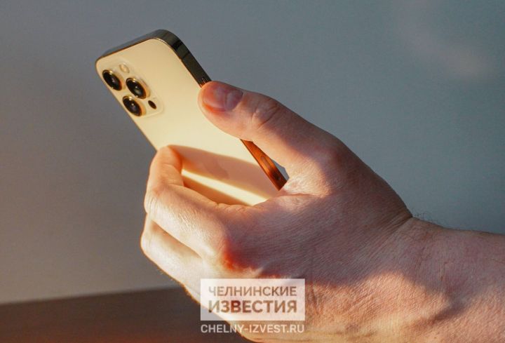 Пожелал «всего плохого»: челнинец заплатит за новогоднее СМС бывшему шефу