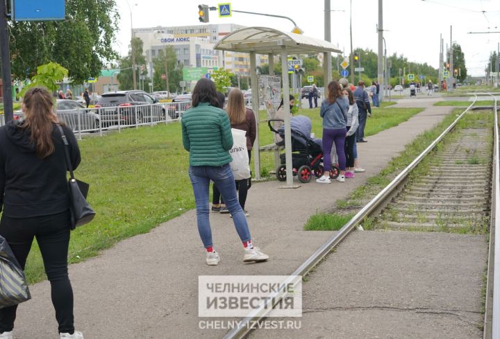 Осторожно, щипачи: пассажирка трамвая в Челнах лишилась денег и золотых колец