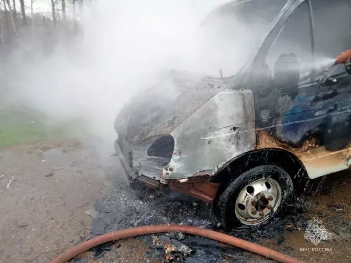 Вспыхнула как спичка: в Татарстане на трассе потушили загоревшуюся «ГАЗель»