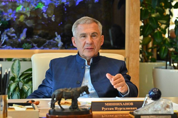 Минниханов поздравил татарстанцев с Днём родного языка и 140-летием Тукая