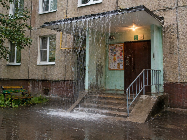 В Челнах житель самовольно заменил трубы отопления и затопил дом