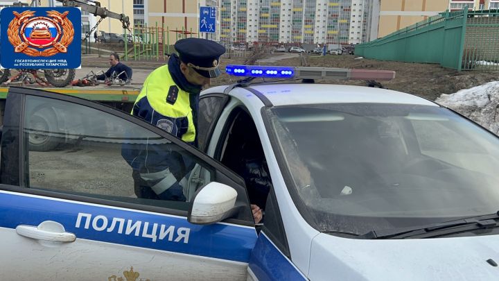 В Челнах задержали 15-летнего подростка на мотоцикле без прав