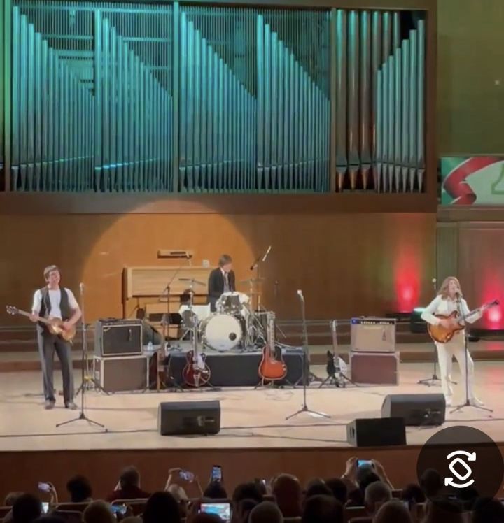 Барабанщик русских «Битлз» удивил челнинцев татарской речью