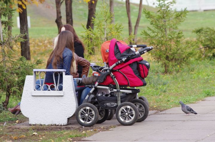 «Годовалый сын порвал золотую цепочку педиатра. Она требует возместить ремонт»