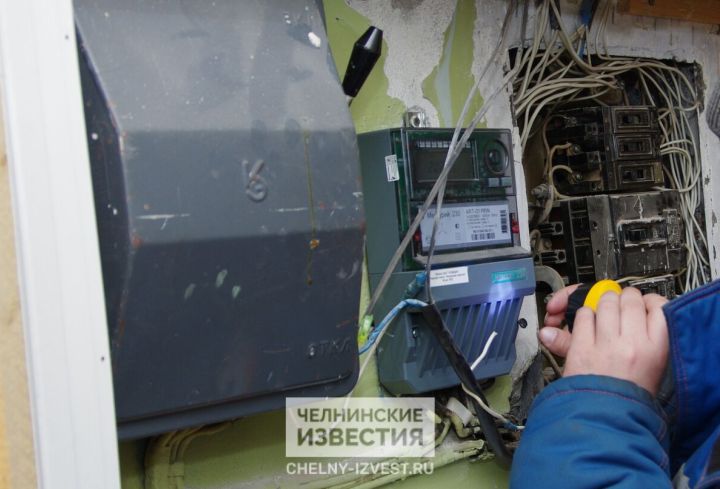 Проснулся весь подъезд: в челнинском доме ночью загорелся электрощиток