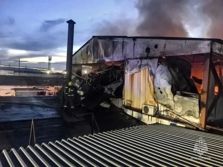 Площадь пожара на базе «Закамье» составила 600 квадратных метров
