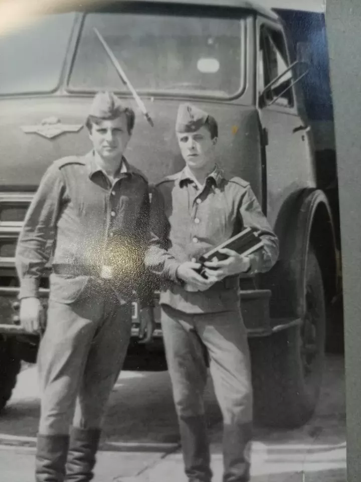 Служили 53 года назад: дальнобойщик из Йошкар-Олы разыскивает друга из Челнов