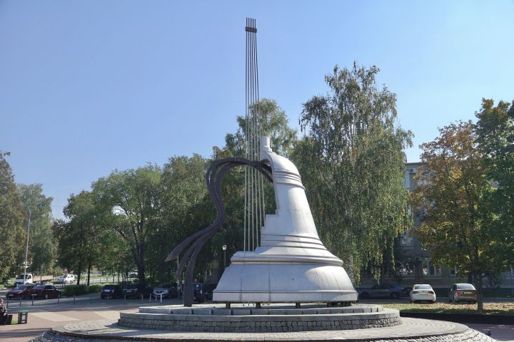 «Слабость» челнинцев: почему город назвал сквер в честь Высоцкого