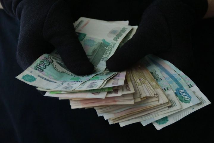 В Челнах первокурсник после «звонка из ФСБ» передал курьеру 1,3 миллиона рублей