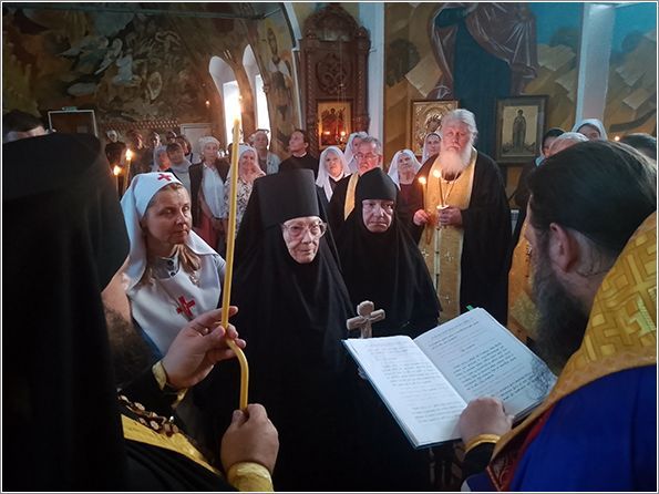В Орловской церкви 87-летнюю челнинку посвятили в монахини