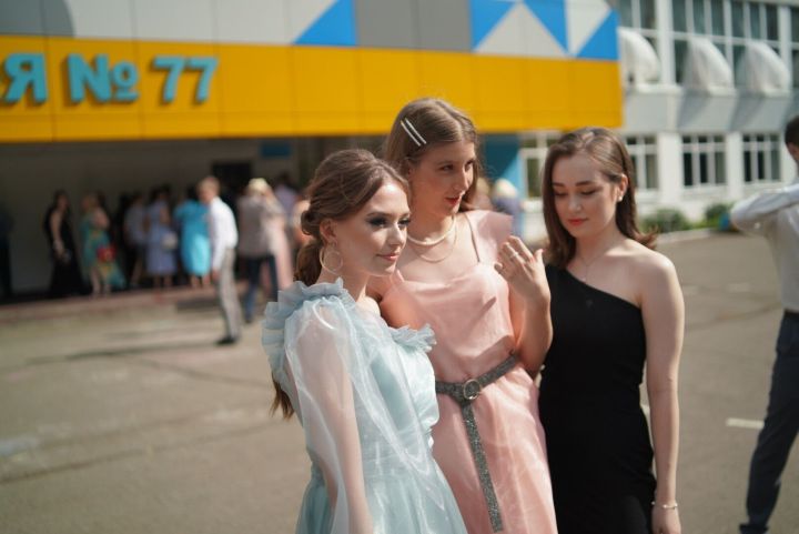 В школах Челнов выпускные вечера начнутся 25 июня и продлятся до 22 июля