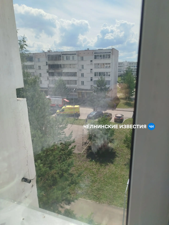 В Челнах пожар возник на балконе в отсутствии хозяев